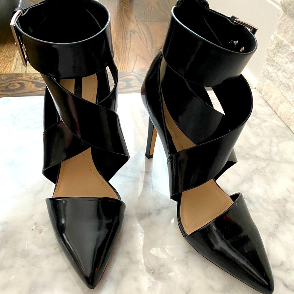 ♠️ Zara black patent ankle buckle heels Sz 9 ♠️